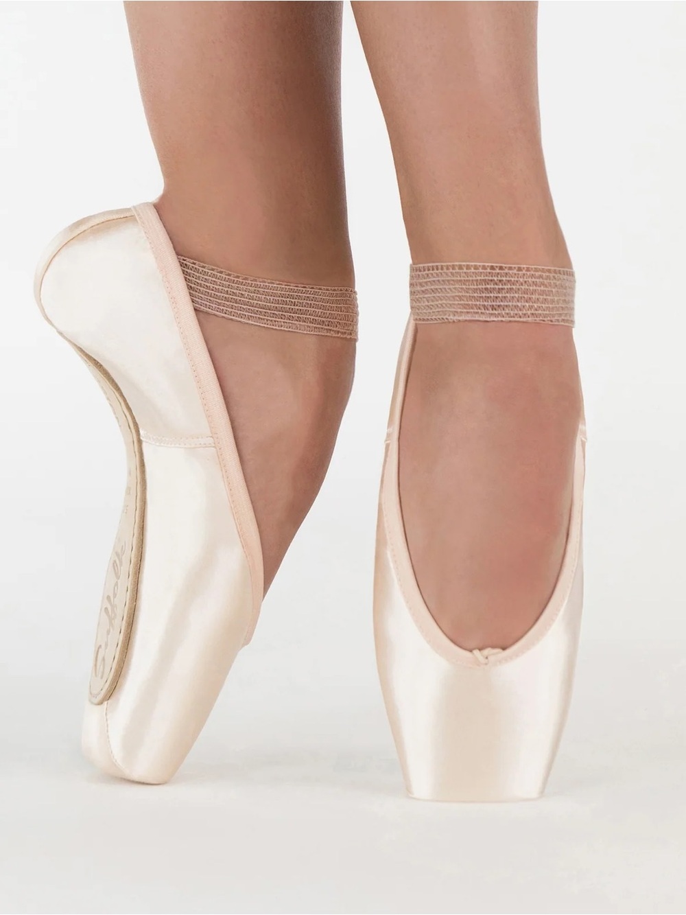 Suffolk Reign 4.5 2x light pointe shoes